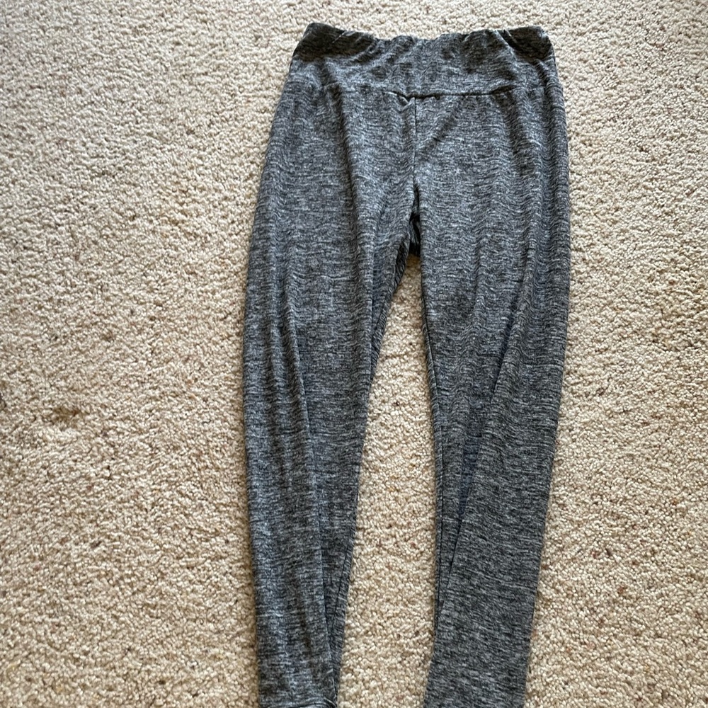 Comfortable grey and white leggings
